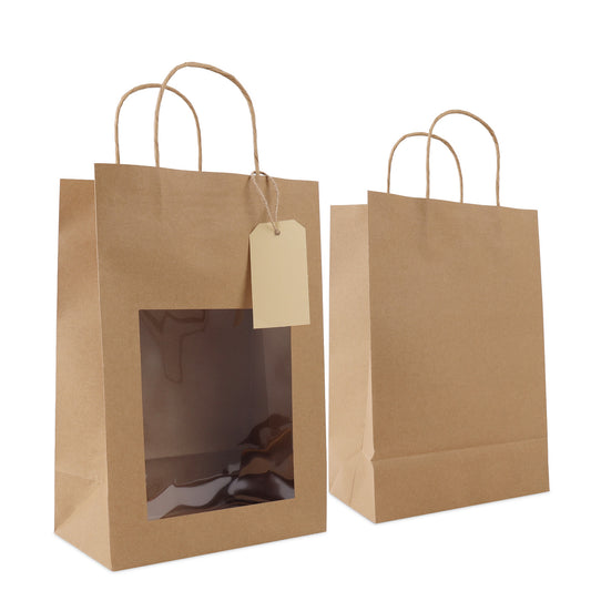 Papieren cadeautasjes met venster en hangtag